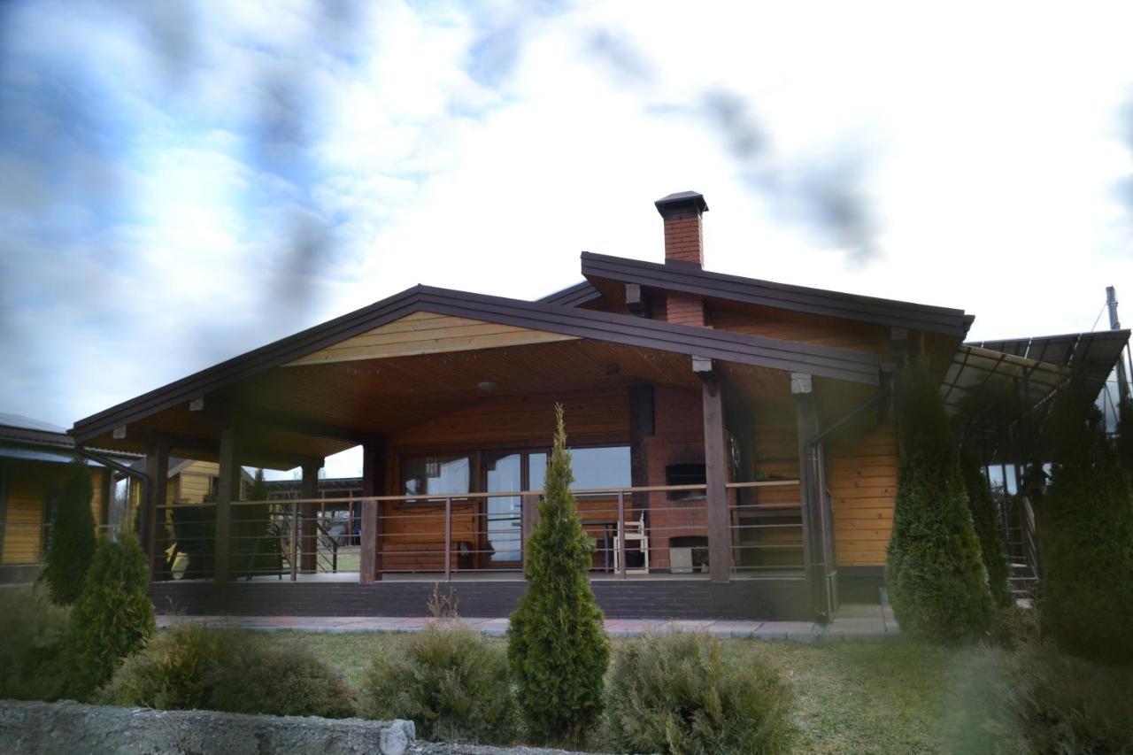 Хомене Villa Rzhyshchiv Kültér fotó